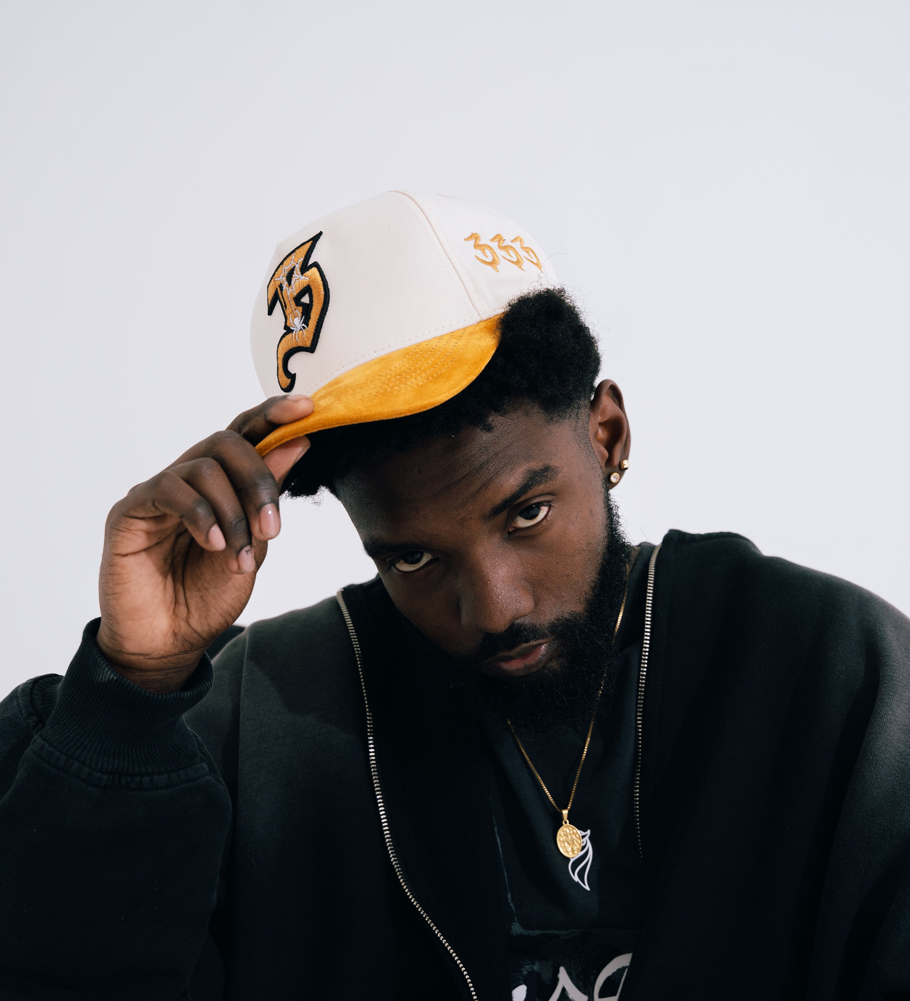 Gorra Blessd Mostaza Edición Halloween